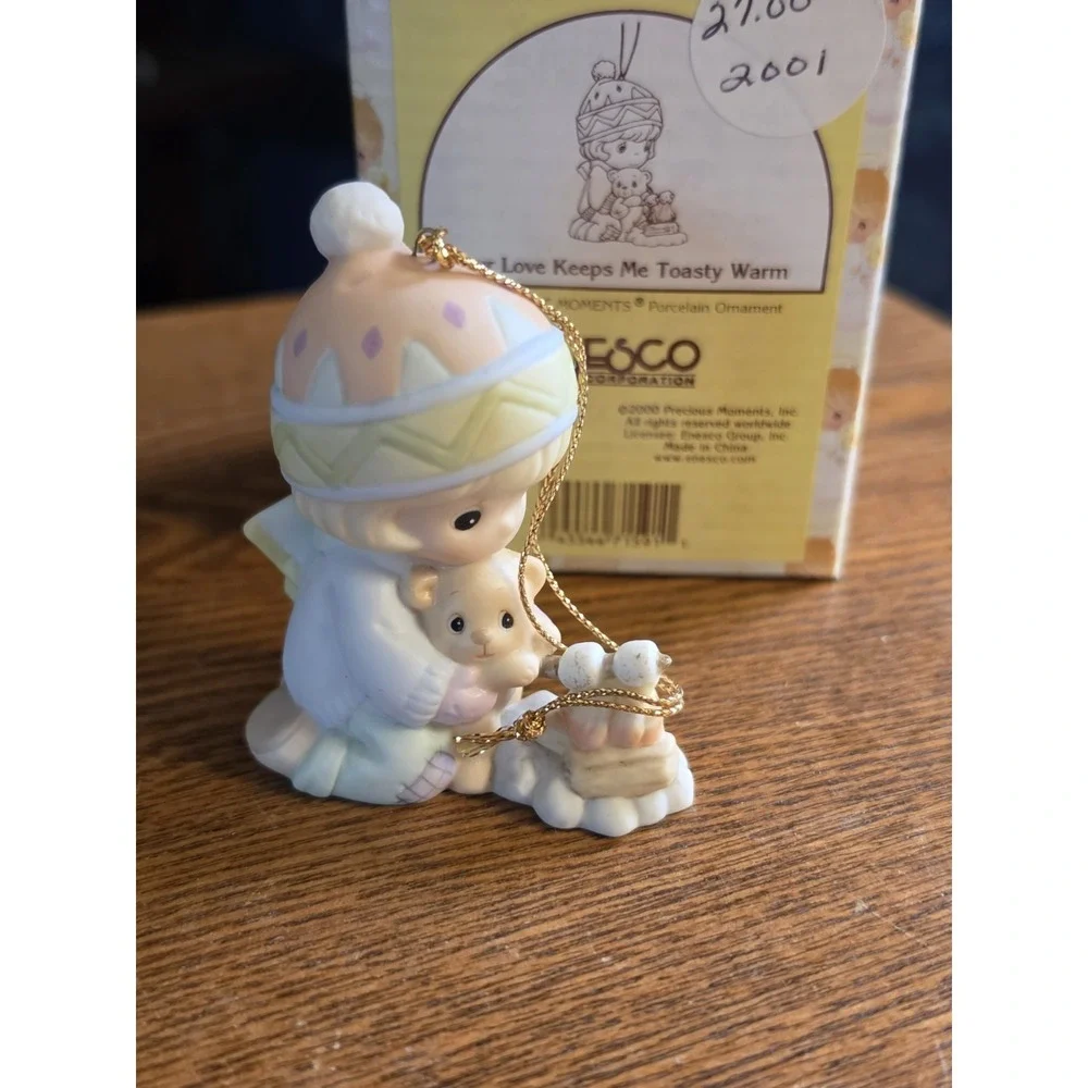 Precious Moments ORNAMENT ~‎ YOUR LOVE KEEPS ME TOASTY WARM 2000 795577
